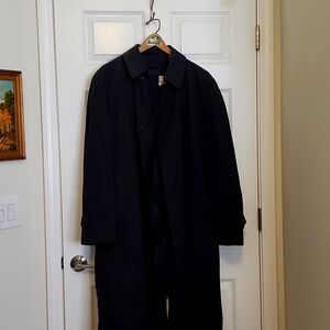 London Fog men's dress coat.   Barely used.